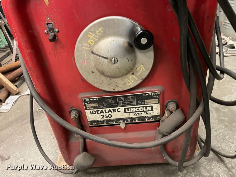 image for item MT9990 Lincoln Idealarc AC-250  welder