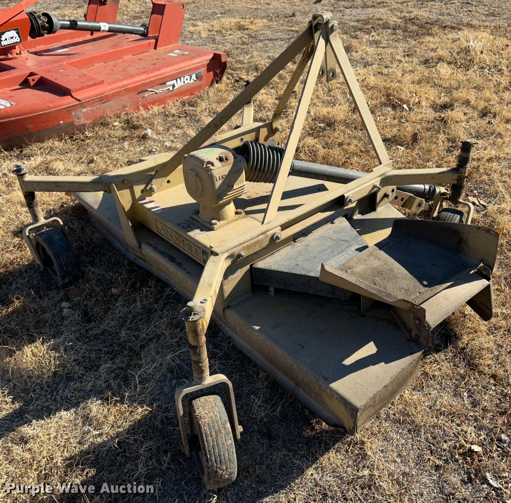 Land Pride 2572 finish mower in Wilson, KS Item JD9757 sold Purple Wave