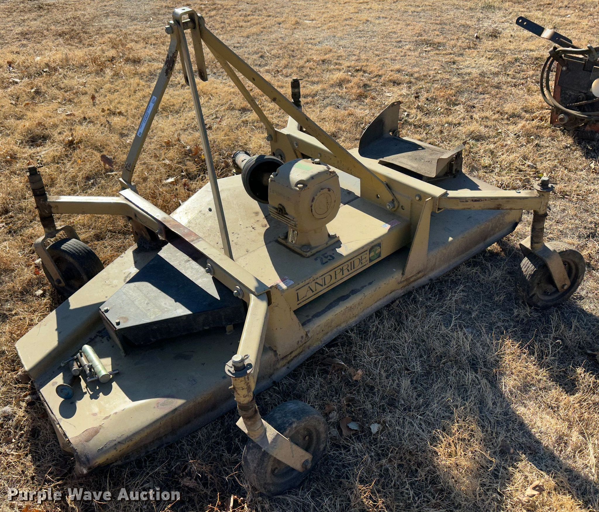 Land Pride 2572 finish mower in Wilson, KS Item JD9757 sold Purple Wave