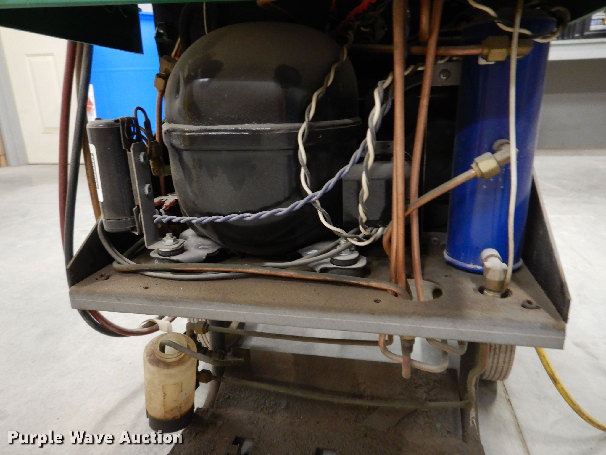 Robinair AC charging station in Audubon, IA | Item KW9576 sold | Purple ...