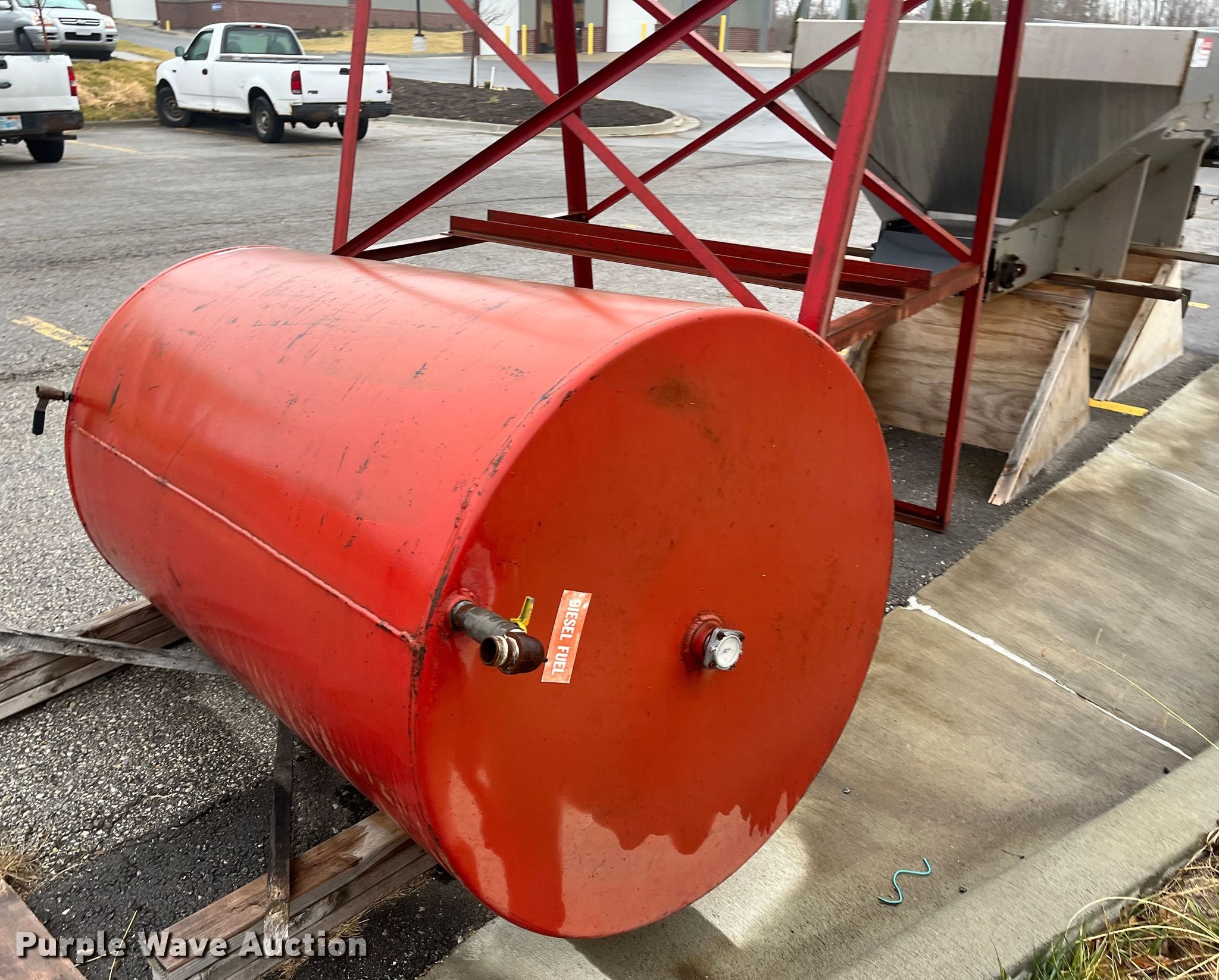 Fuel tank in Kansas City, KS Item MN9475 sold Purple Wave