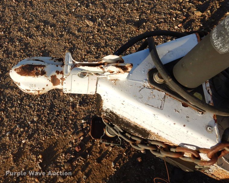 image for item DF8273 2000 Kiefer Eagle XLA  livestock trailer