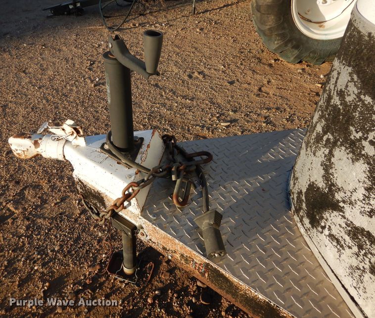 image for item DF8273 2000 Kiefer Eagle XLA  livestock trailer