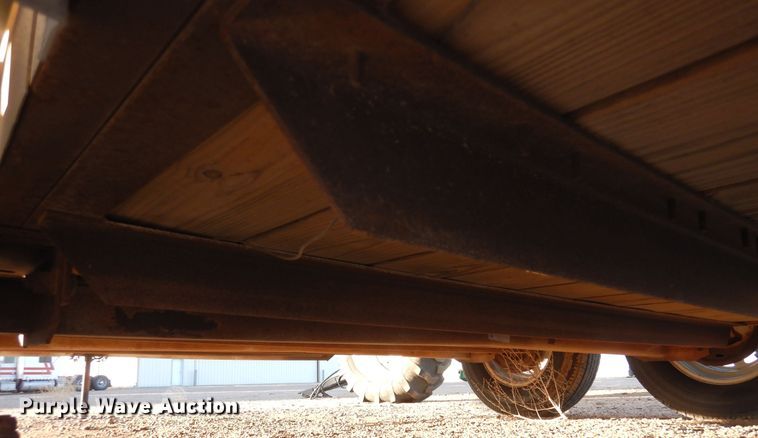 image for item DF8273 2000 Kiefer Eagle XLA  livestock trailer