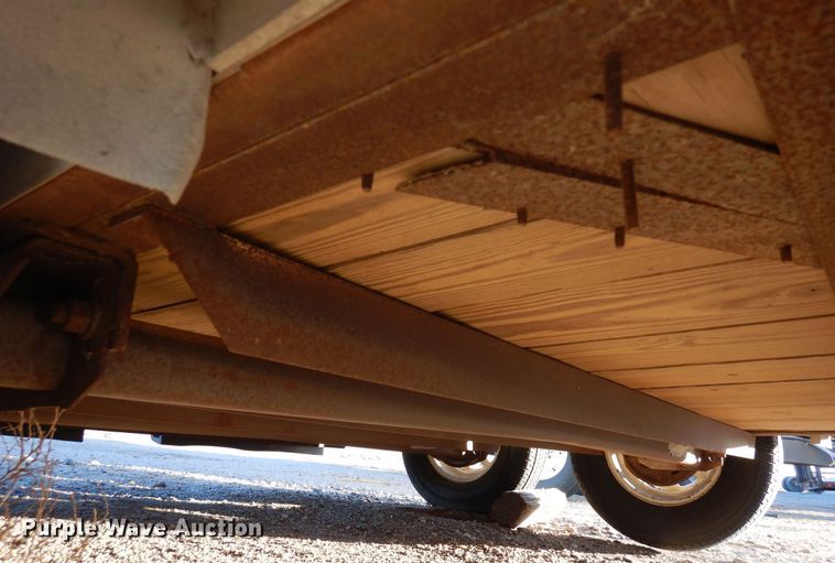 image for item DF8273 2000 Kiefer Eagle XLA  livestock trailer