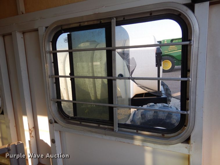 image for item DF8273 2000 Kiefer Eagle XLA  livestock trailer