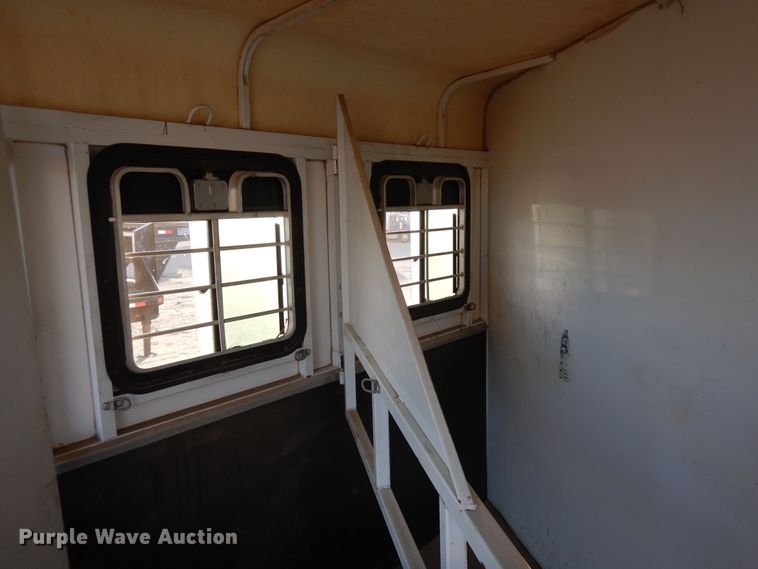 image for item DF8273 2000 Kiefer Eagle XLA  livestock trailer