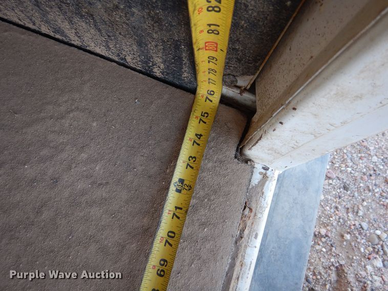 image for item DF8273 2000 Kiefer Eagle XLA  livestock trailer