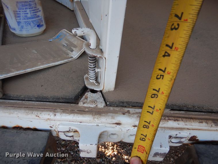 image for item DF8273 2000 Kiefer Eagle XLA  livestock trailer