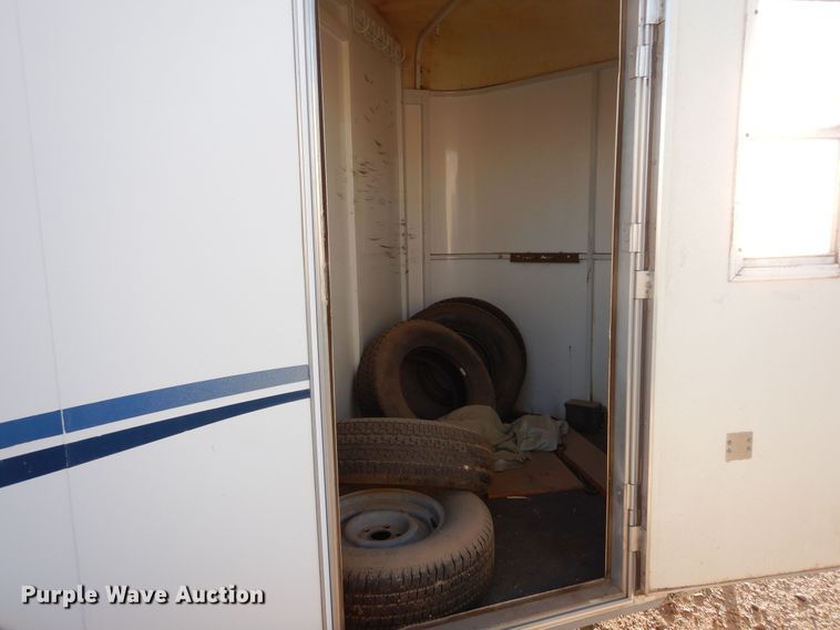 image for item DF8273 2000 Kiefer Eagle XLA  livestock trailer