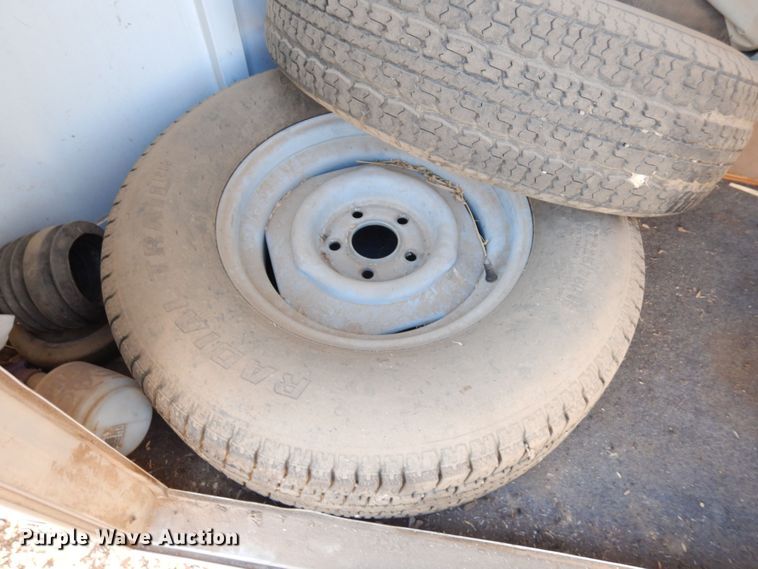 image for item DF8273 2000 Kiefer Eagle XLA  livestock trailer