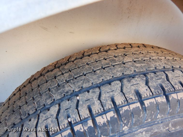 image for item DF8273 2000 Kiefer Eagle XLA  livestock trailer