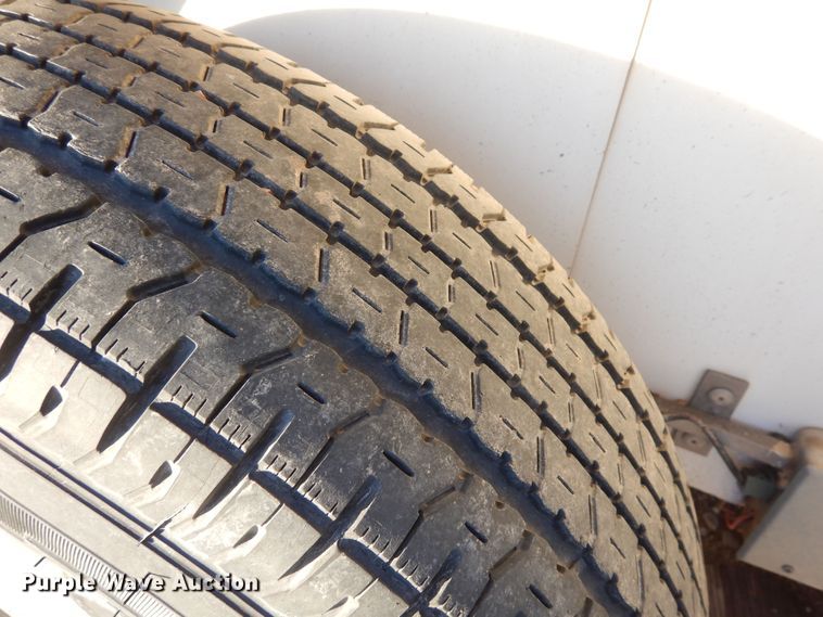 image for item DF8273 2000 Kiefer Eagle XLA  livestock trailer