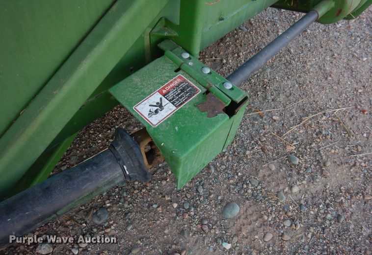 image for item DF8275 John Deere 853A  all-crop head