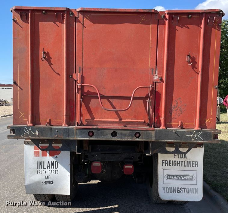 image for item DN5160 1973 Ford 880  grain truck