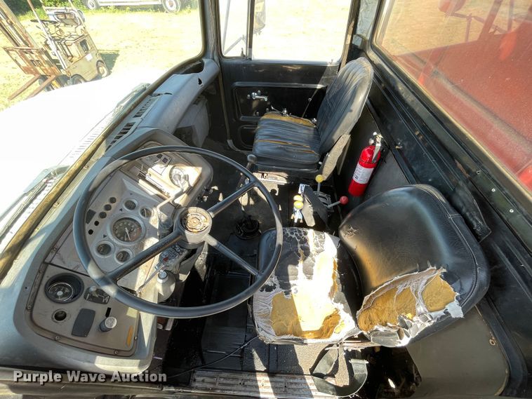 image for item DN5160 1973 Ford 880  grain truck