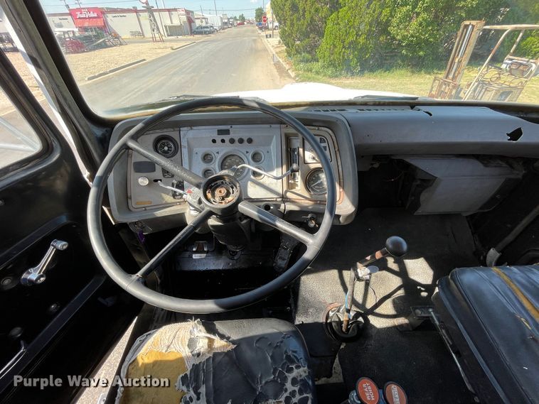 image for item DN5160 1973 Ford 880  grain truck