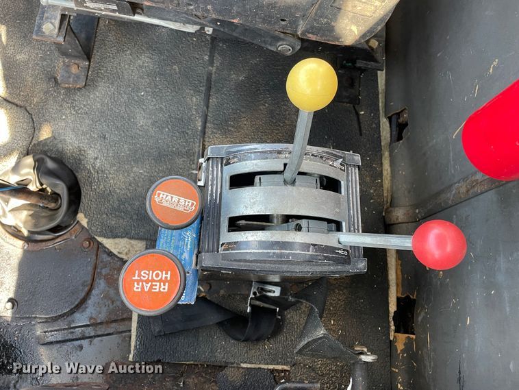 image for item DN5160 1973 Ford 880  grain truck