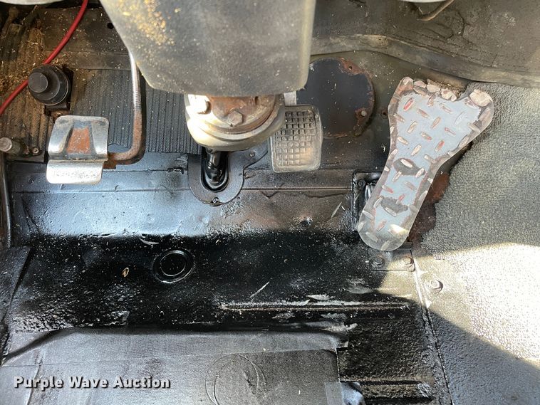 image for item DN5160 1973 Ford 880  grain truck