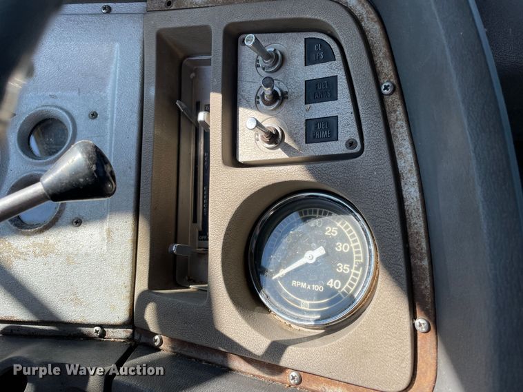 image for item DN5160 1973 Ford 880  grain truck