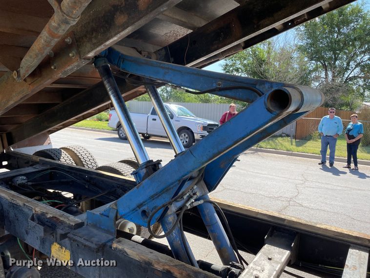 image for item DN5160 1973 Ford 880  grain truck