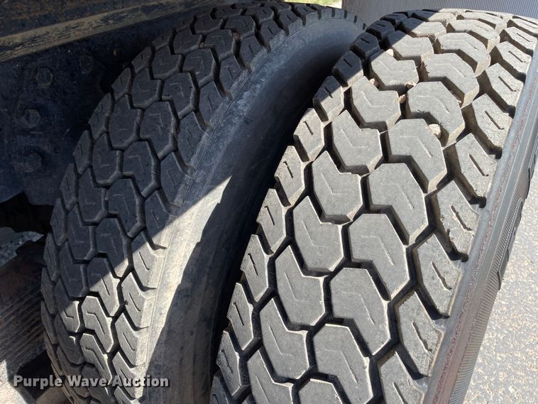 image for item DN5160 1973 Ford 880  grain truck