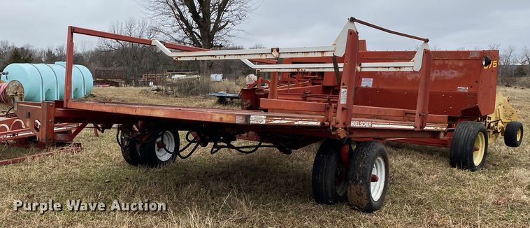 image for item DN8107 1998 New Holland 575  small square baler