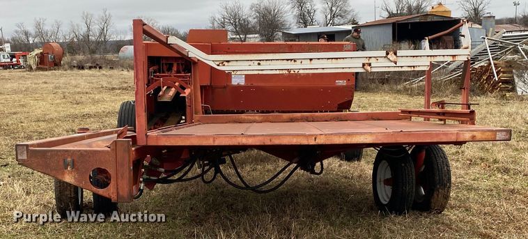 image for item DN8107 1998 New Holland 575  small square baler