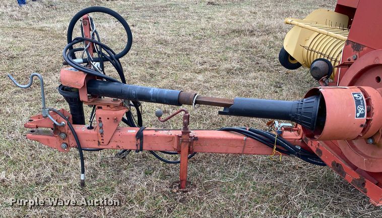 image for item DN8107 1998 New Holland 575  small square baler