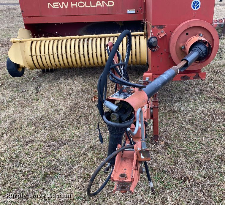 image for item DN8107 1998 New Holland 575  small square baler