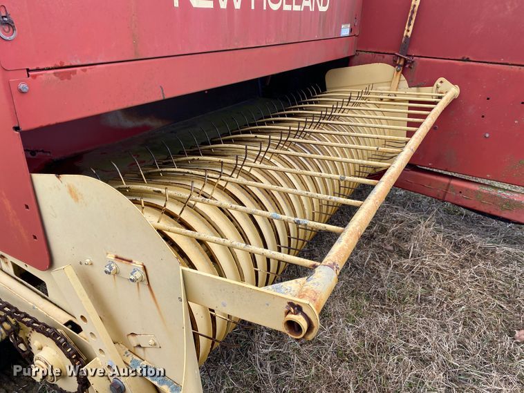 image for item DN8107 1998 New Holland 575  small square baler