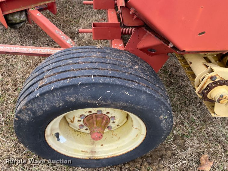 image for item DN8107 1998 New Holland 575  small square baler