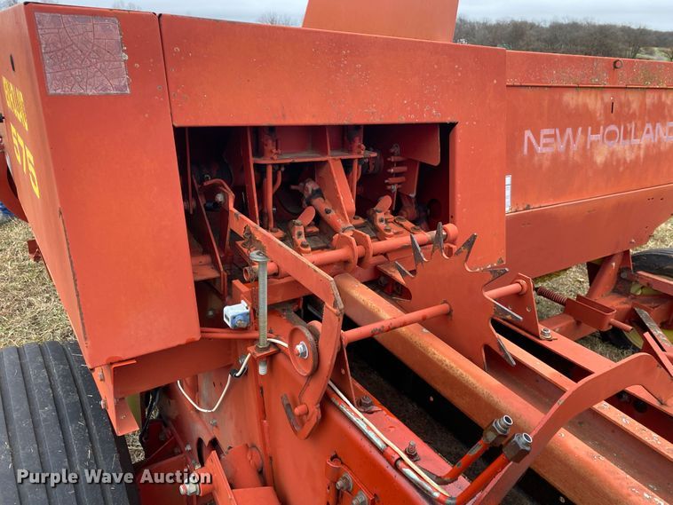 image for item DN8107 1998 New Holland 575  small square baler