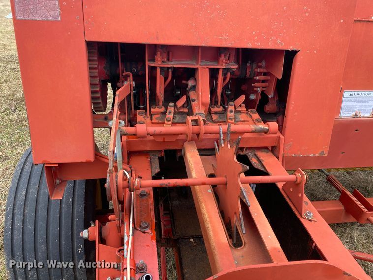 image for item DN8107 1998 New Holland 575  small square baler