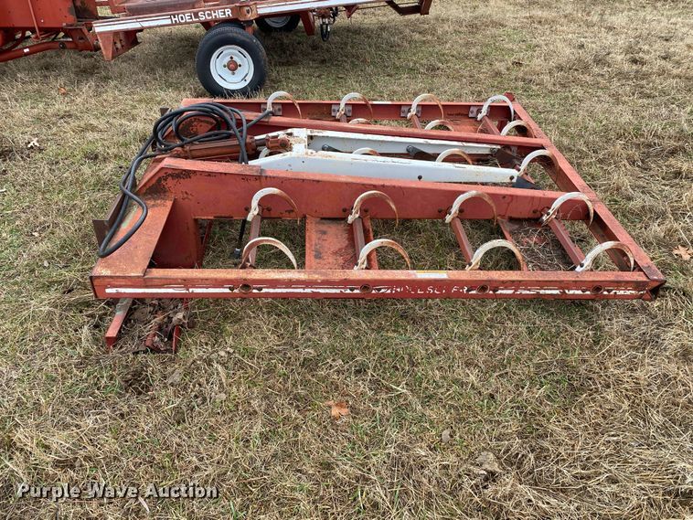 image for item DN8107 1998 New Holland 575  small square baler