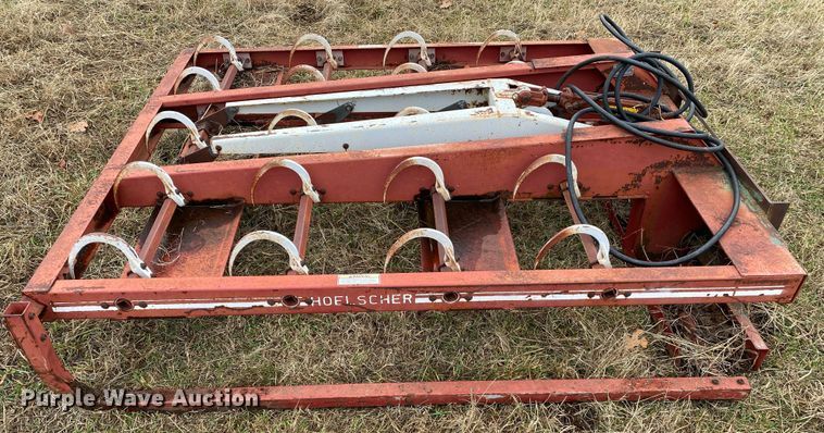 image for item DN8107 1998 New Holland 575  small square baler