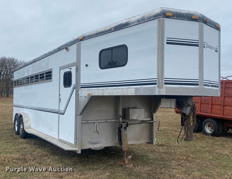image for item DN8114 1995 Jamco  livestock trailer