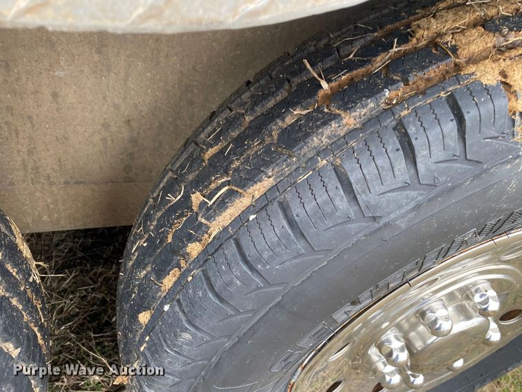 image for item DN8114 1995 Jamco  livestock trailer