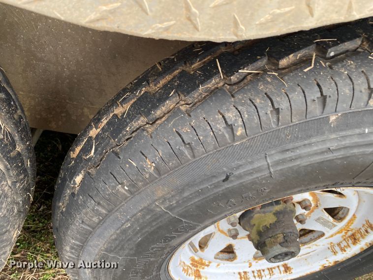 image for item DN8114 1995 Jamco  livestock trailer