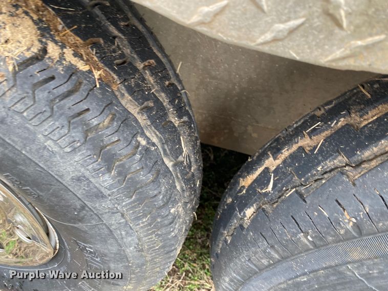 image for item DN8114 1995 Jamco  livestock trailer