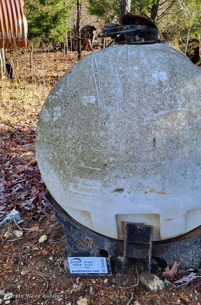 image for item DO3452 300 gallon poly tank