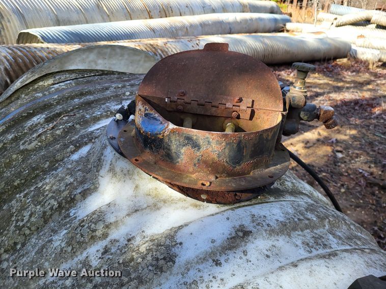 image for item DO3452 300 gallon poly tank