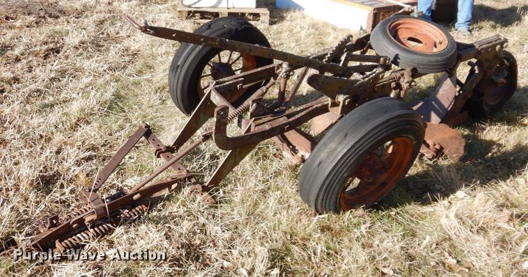 image for item DR8089 John Deere 2-14  bottom plow