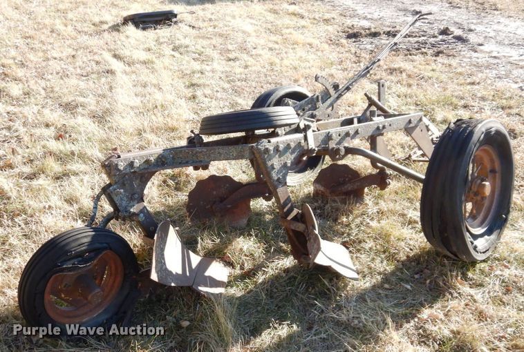 image for item DR8089 John Deere 2-14  bottom plow