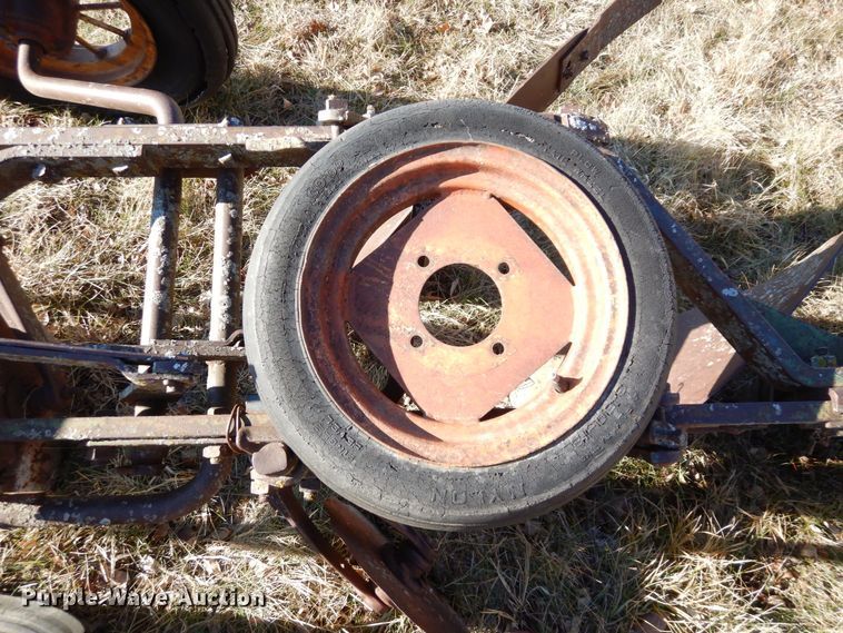 image for item DR8089 John Deere 2-14  bottom plow