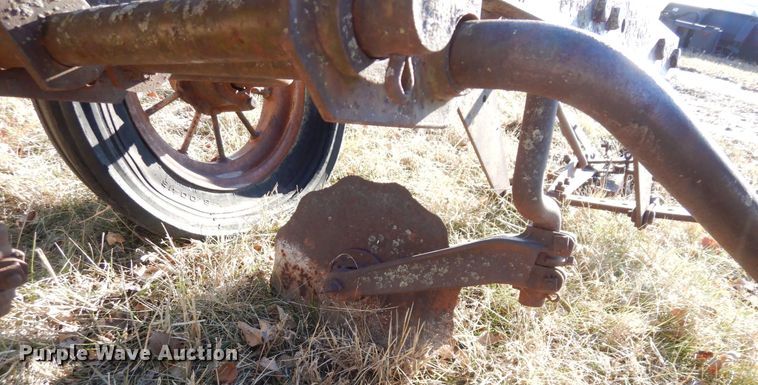 image for item DR8089 John Deere 2-14  bottom plow