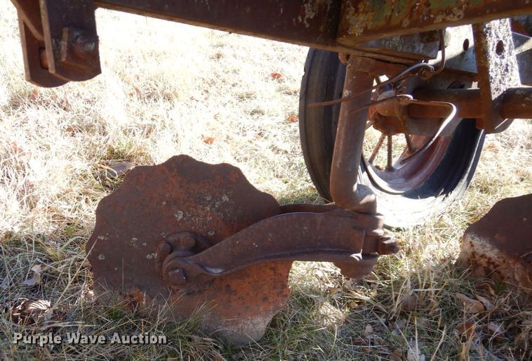 image for item DR8089 John Deere 2-14  bottom plow