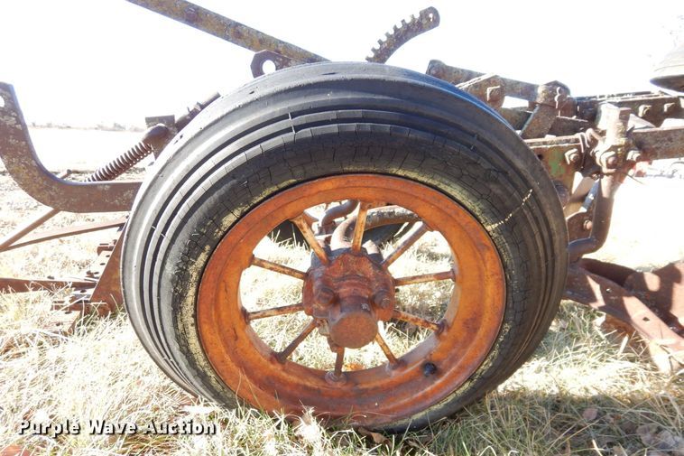 image for item DR8089 John Deere 2-14  bottom plow