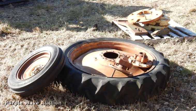 image for item DR8090 Tires and wheels