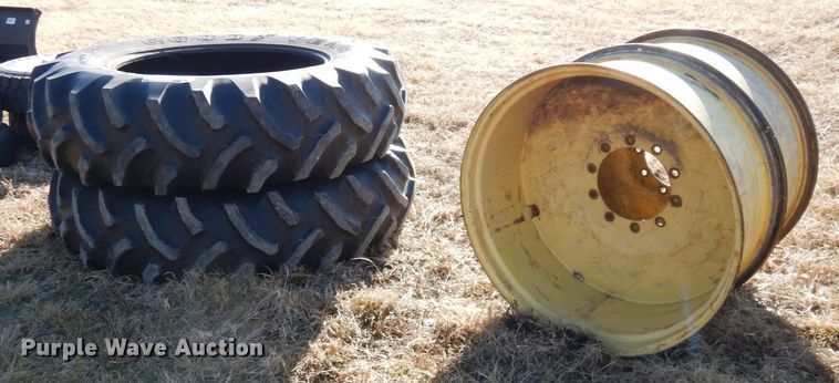 image for item DR8091 Tires and wheels